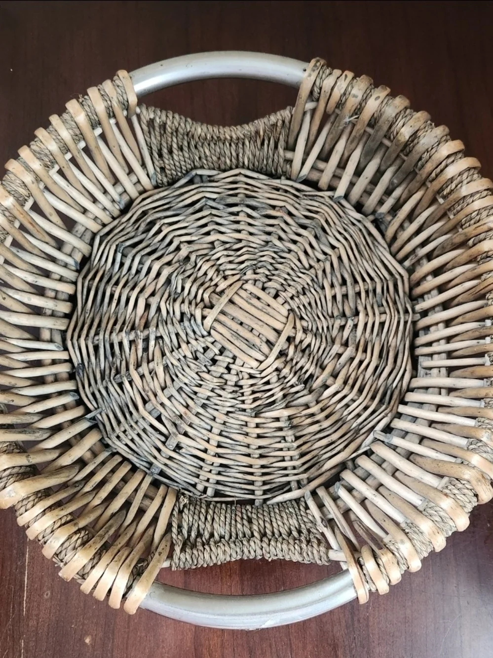 Large Round Rattan Wicker Table Basket with Metal Handles 15